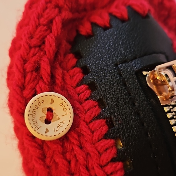 Hand Crafted Hand Knit Crochet Red Cosmetic Bag Pencil Case handmade Grannycore - Picture 5 of 17
